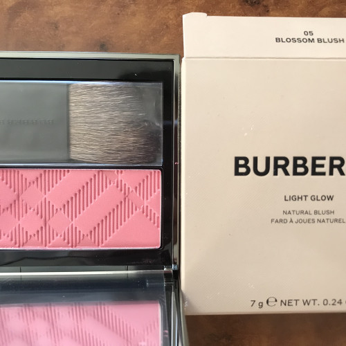 Burberry light glow natural blush// 05 blossom blush (б/у 1 раз)