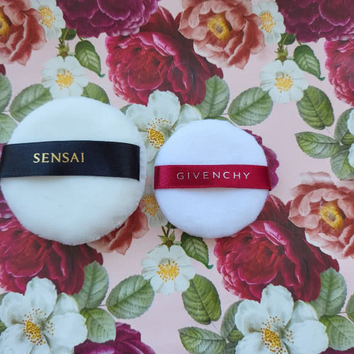 Пуховки Sensai и Givenchy (новые) + пуховки в подарок