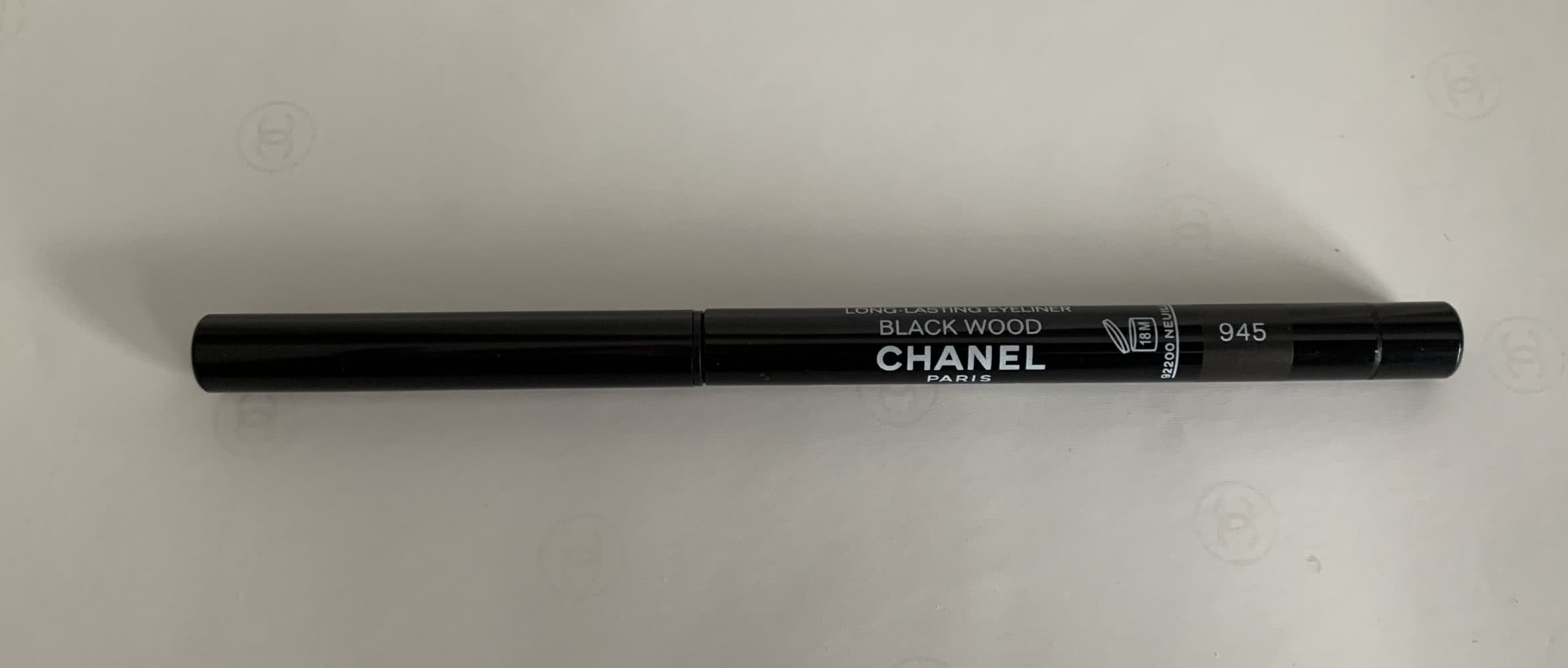 Chanel. Стойкий карандаш для глаз.