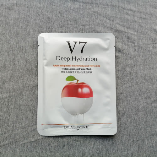 BIOAQUA Витаминная маска V7 с экстрактом яблока V7 Deep Hydration Apple Polyphenol Moisturizing and Refreshing Water Luminous Facial Mask