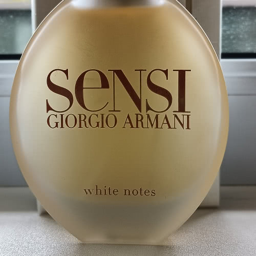 Armani Sensi white notes