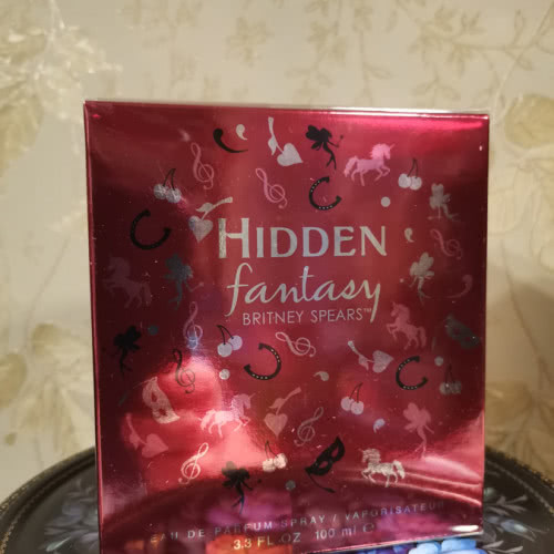 Парфюмерная вода Hidden Fantasy от Britney Spears
