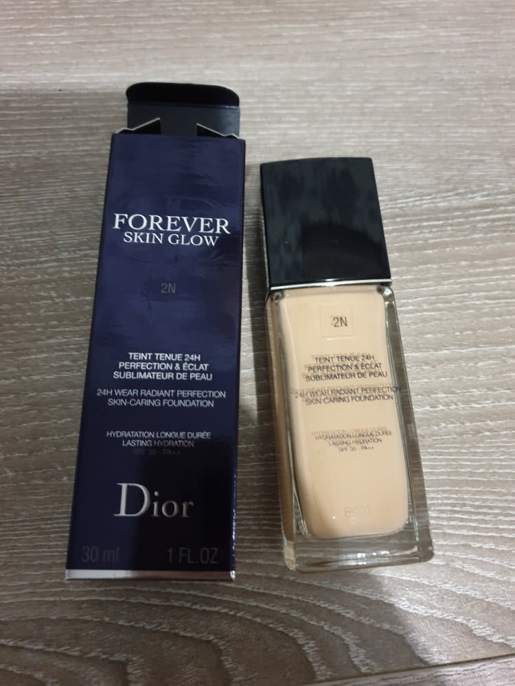 Тональный крем диор скин. Диор Форевер 2n. Dior Forever тональный. Dior Forever Skin Glow 2w0. Диор тональный спрей.