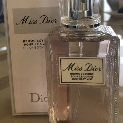 Парфюмерная дымка для тела Dior Miss Dior body mist цена с доставкой