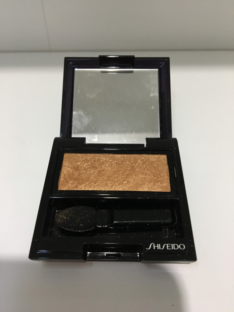 Тени-однушки Shiseido GD 810