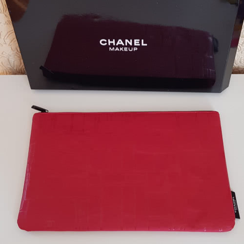 Косметичка Chanel красная плоская