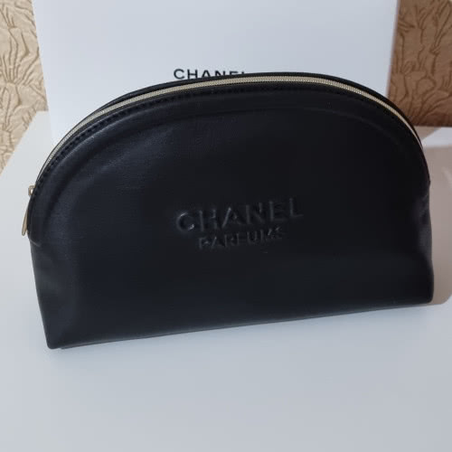 Косметичка Chanel из экокожи черная