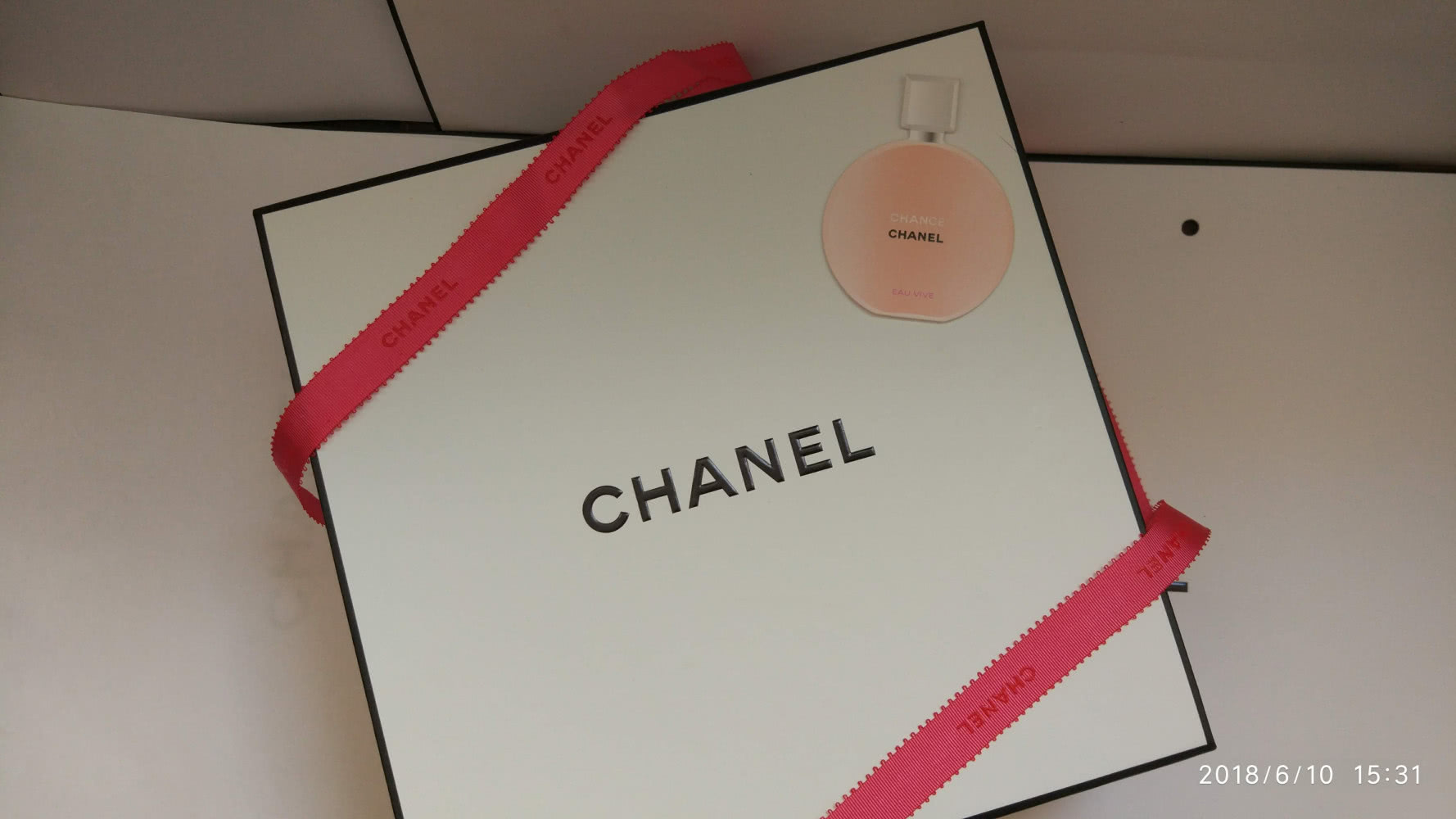 Коробка Шанель с лентой