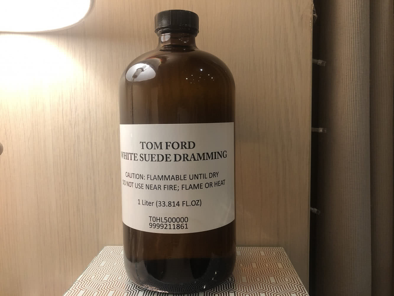 Поделюсь White Suede, Tom Ford