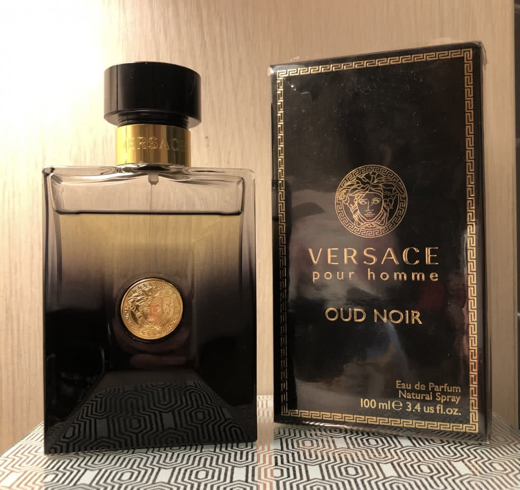 Поделюсь Oud Noir pour Homme, Versace