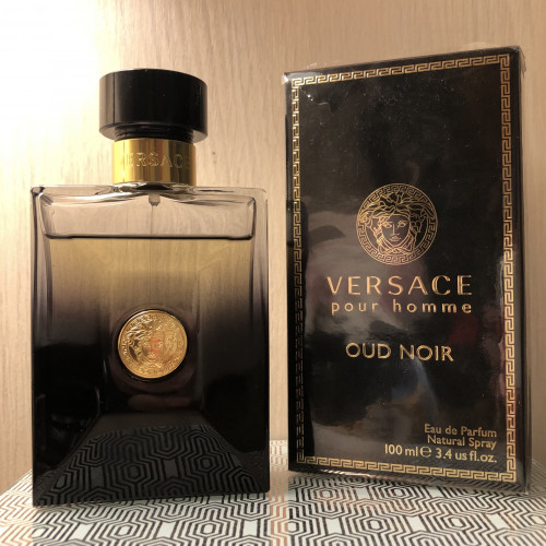 Поделюсь Oud Noir pour Homme, Versace