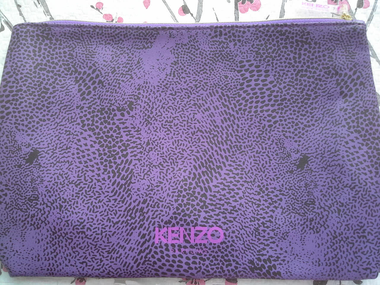 Kenzo, большая фиолетовая косметичка