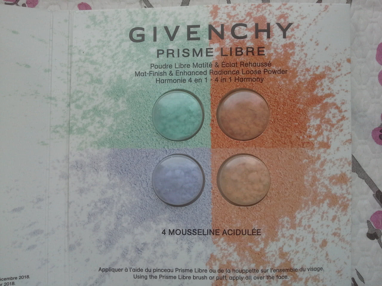 Givenchy, образец пудры тон 4