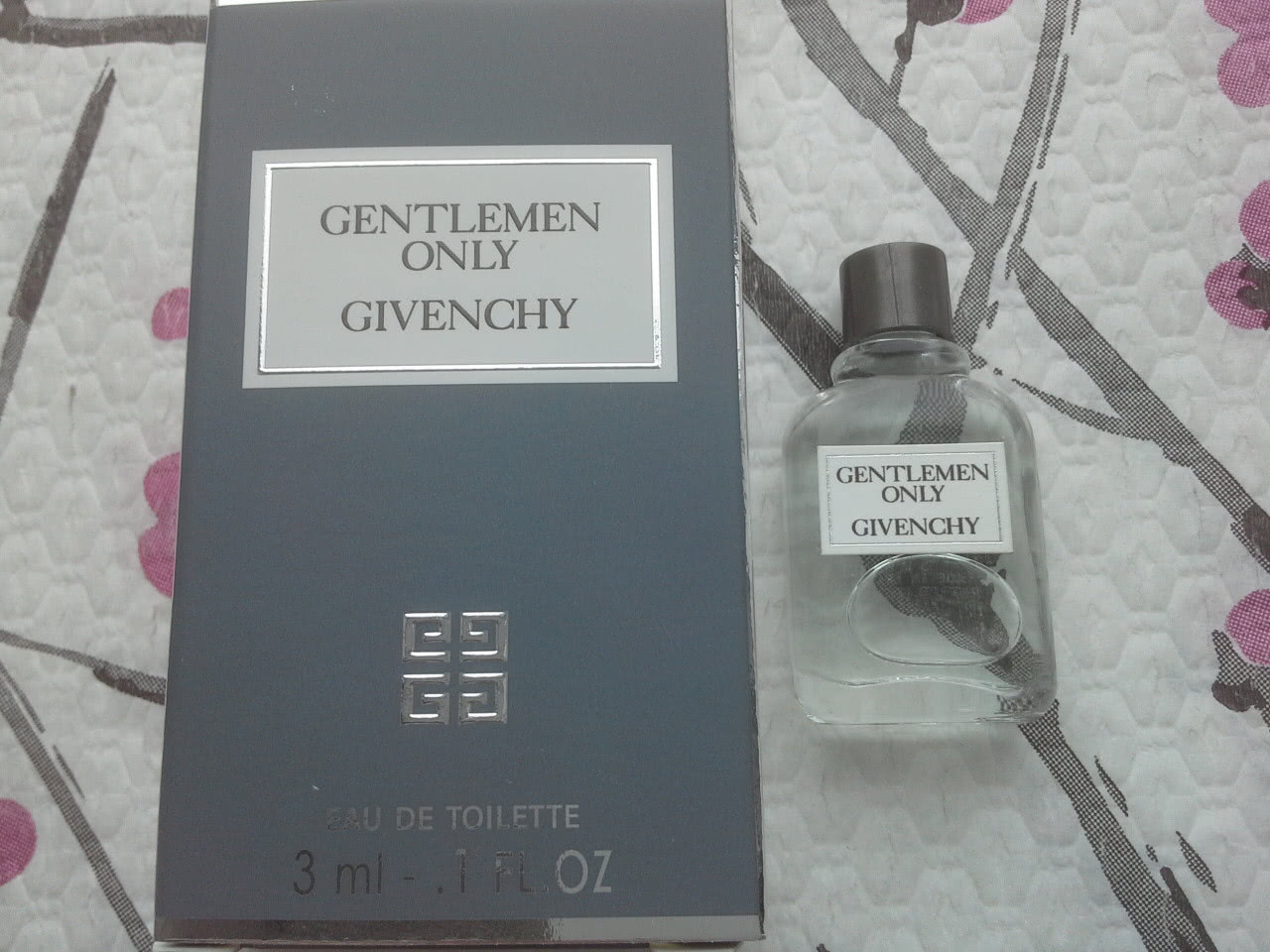 Миниатюра Givenchy Gentlemen Only edt 3ml