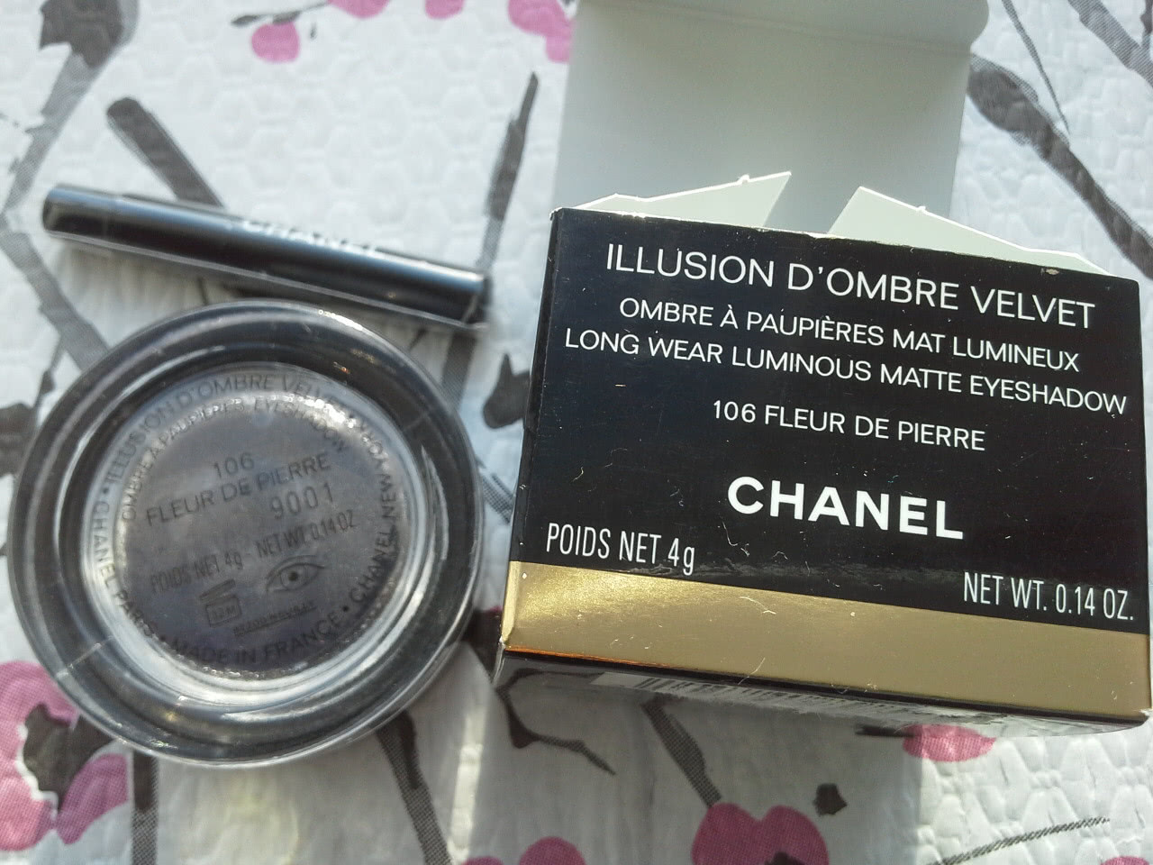 Шанель, кремовые тени 106 Fleur de Pierre