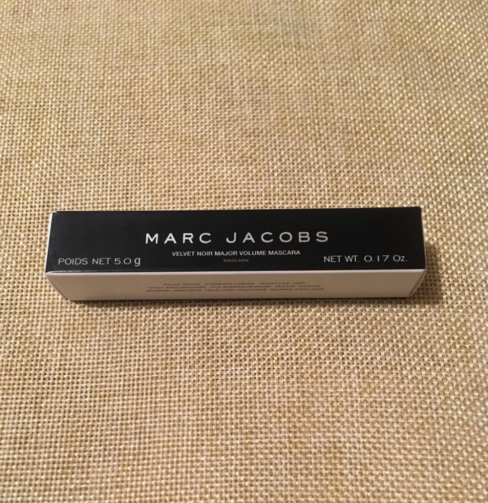 Тушь Marc Jacobs Velvet Noir Major Volume Mascara