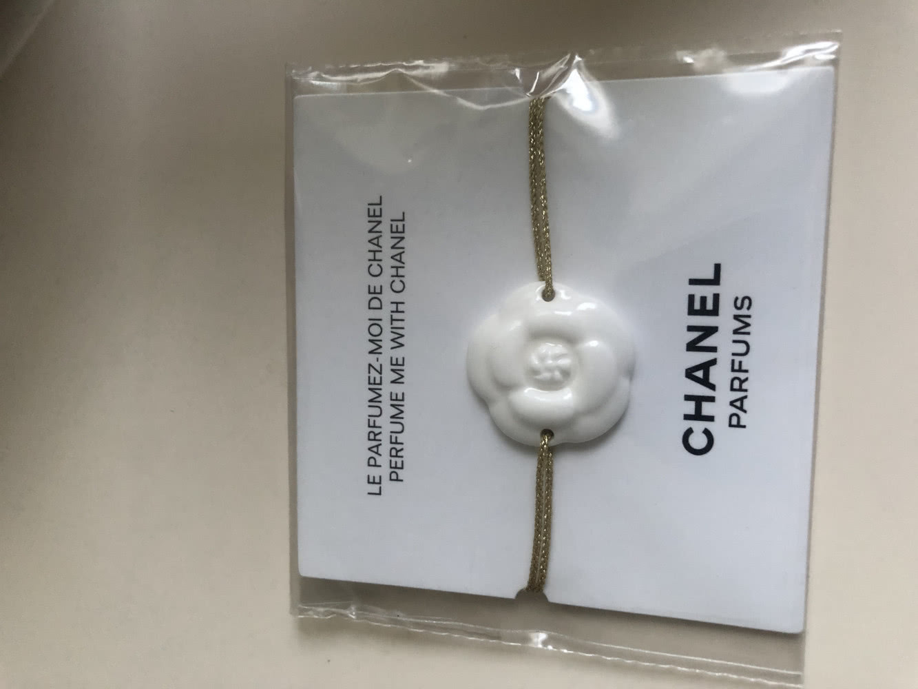 Chanel, браслет камелия, керамика.