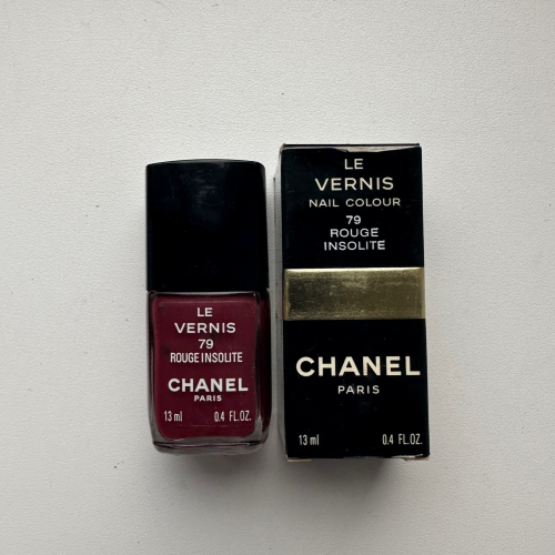 Chanel лак для ногтей 79 rouge insolite