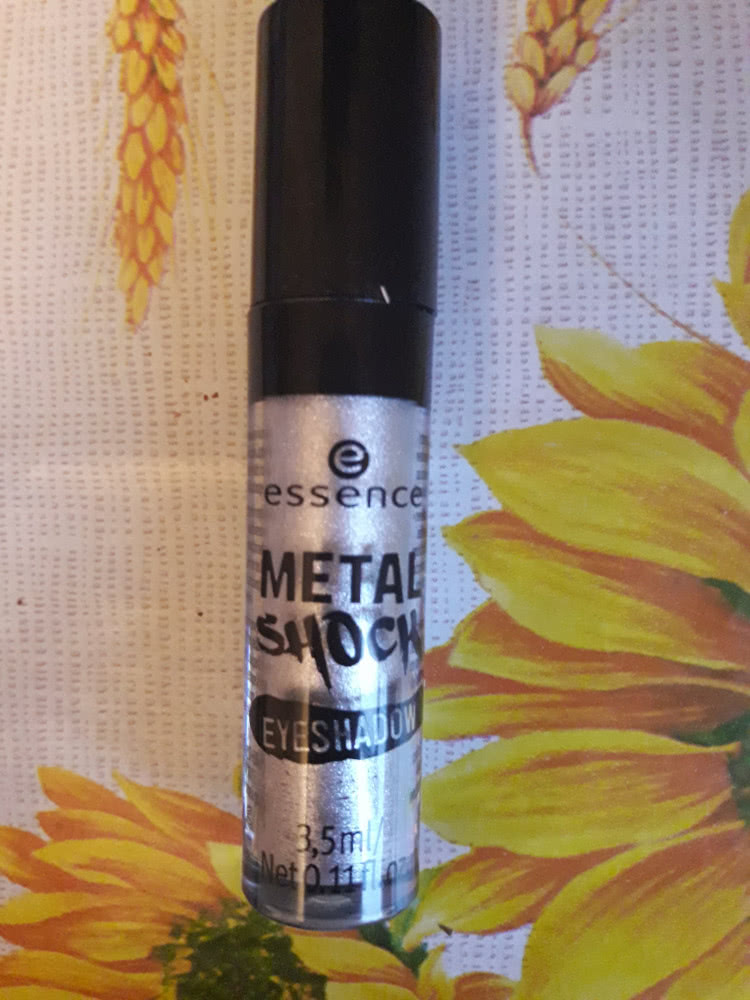 Essence тестер metal shock eyeshadow