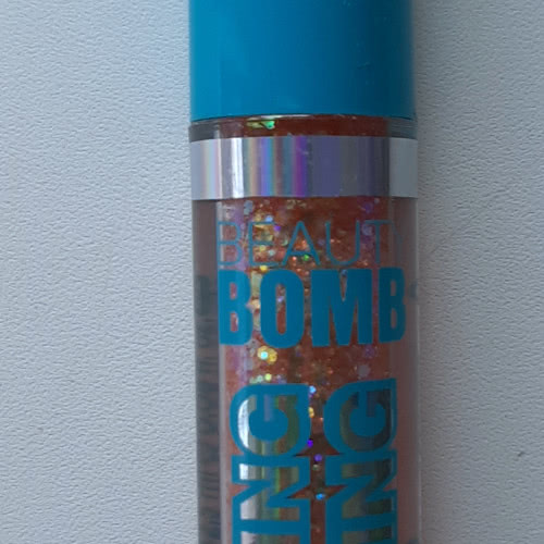 Блеск для губ Beauty Bomb