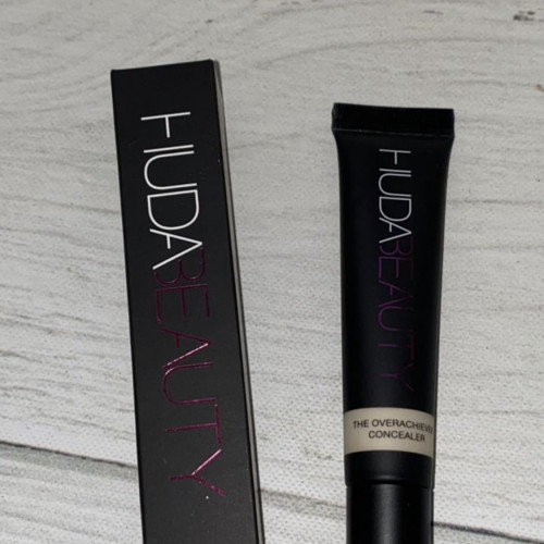 Huda Beauty The Overachiever Concealer Whipped Cream 00G