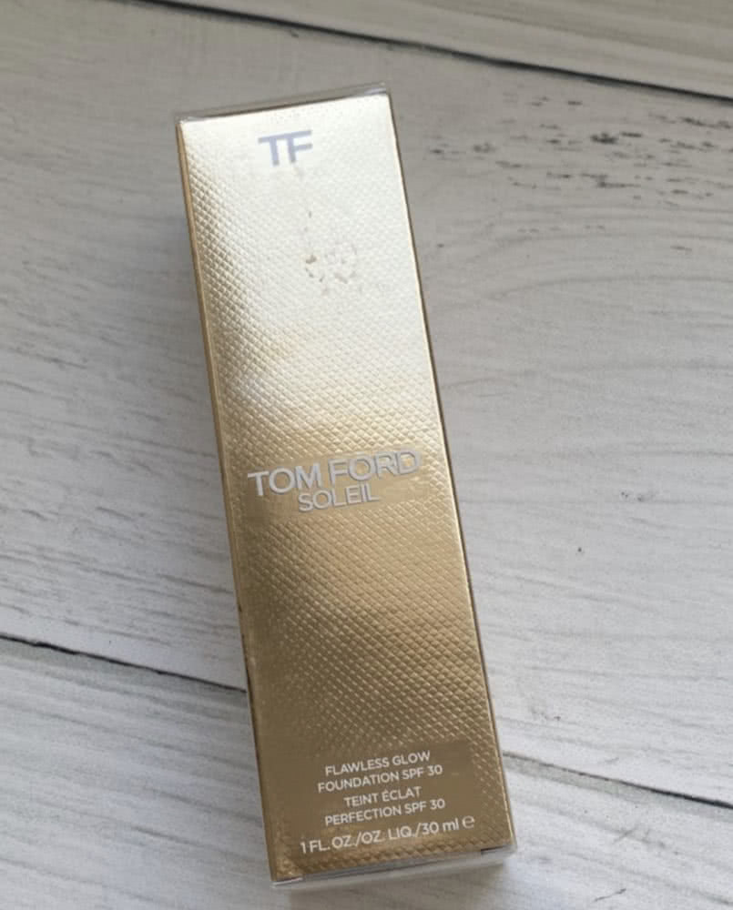 Tom Ford Flawless Glow foundation 0.4 Rose