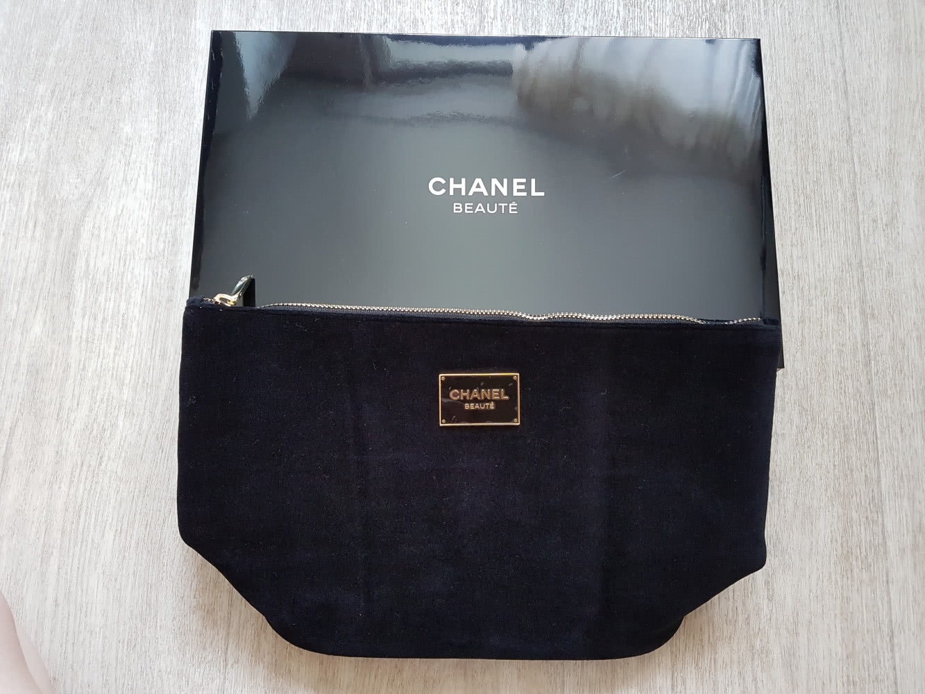 Большая бархатная косметичка(клатч) Chanel