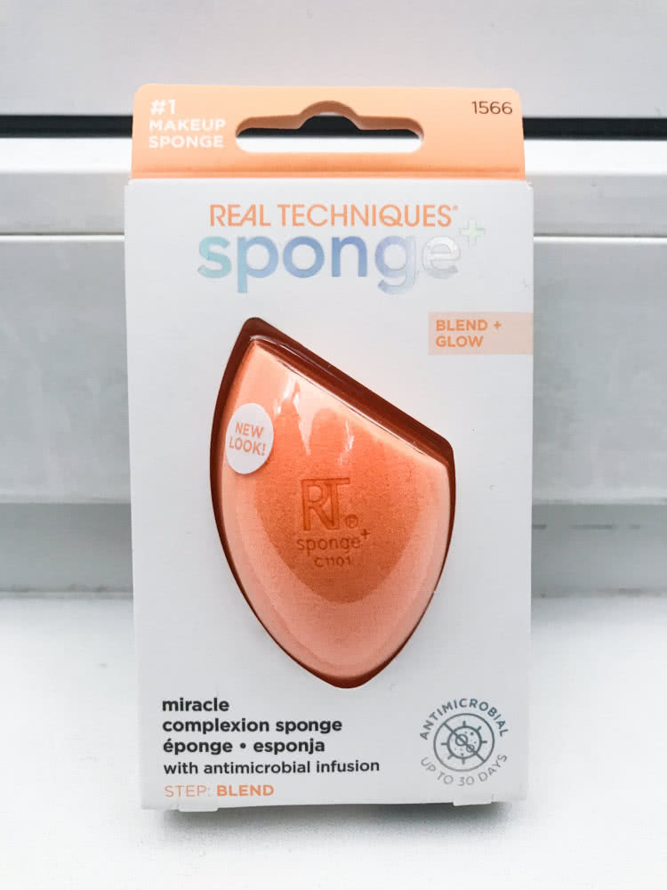 Спонж для макияжа Real Techniques Miracle Complexion Sponge 1566
