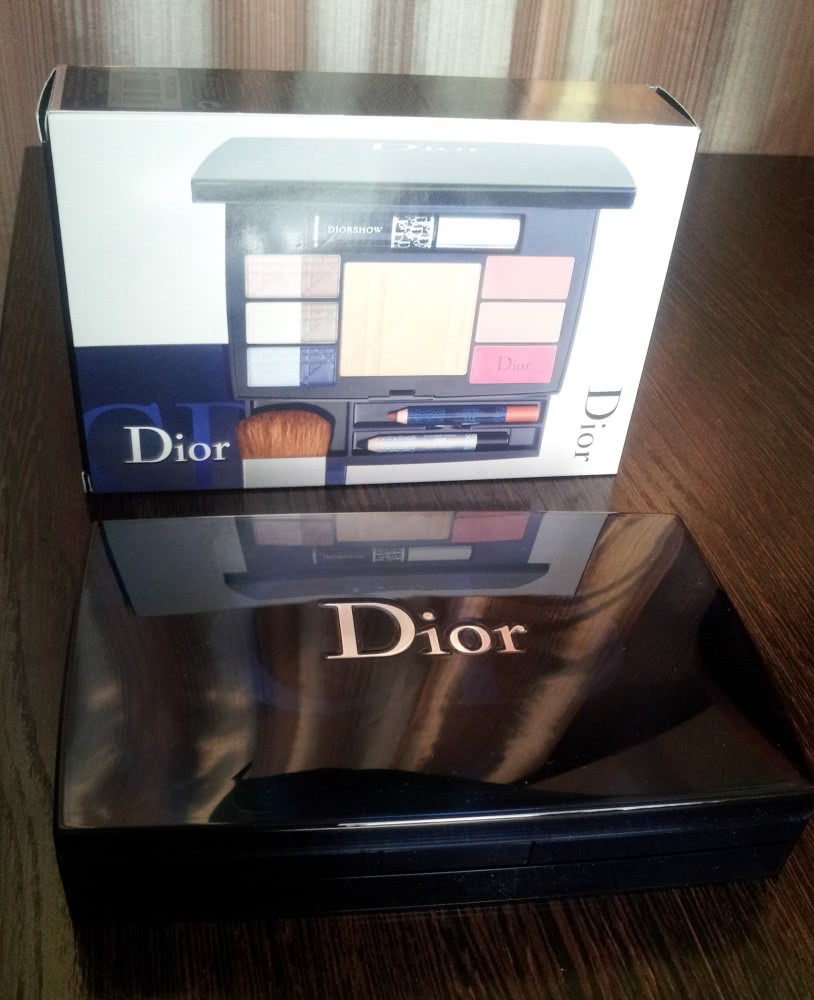 Универсальная тревел-палетка Dior Travel Studio Makeup Palette Collection Voyage