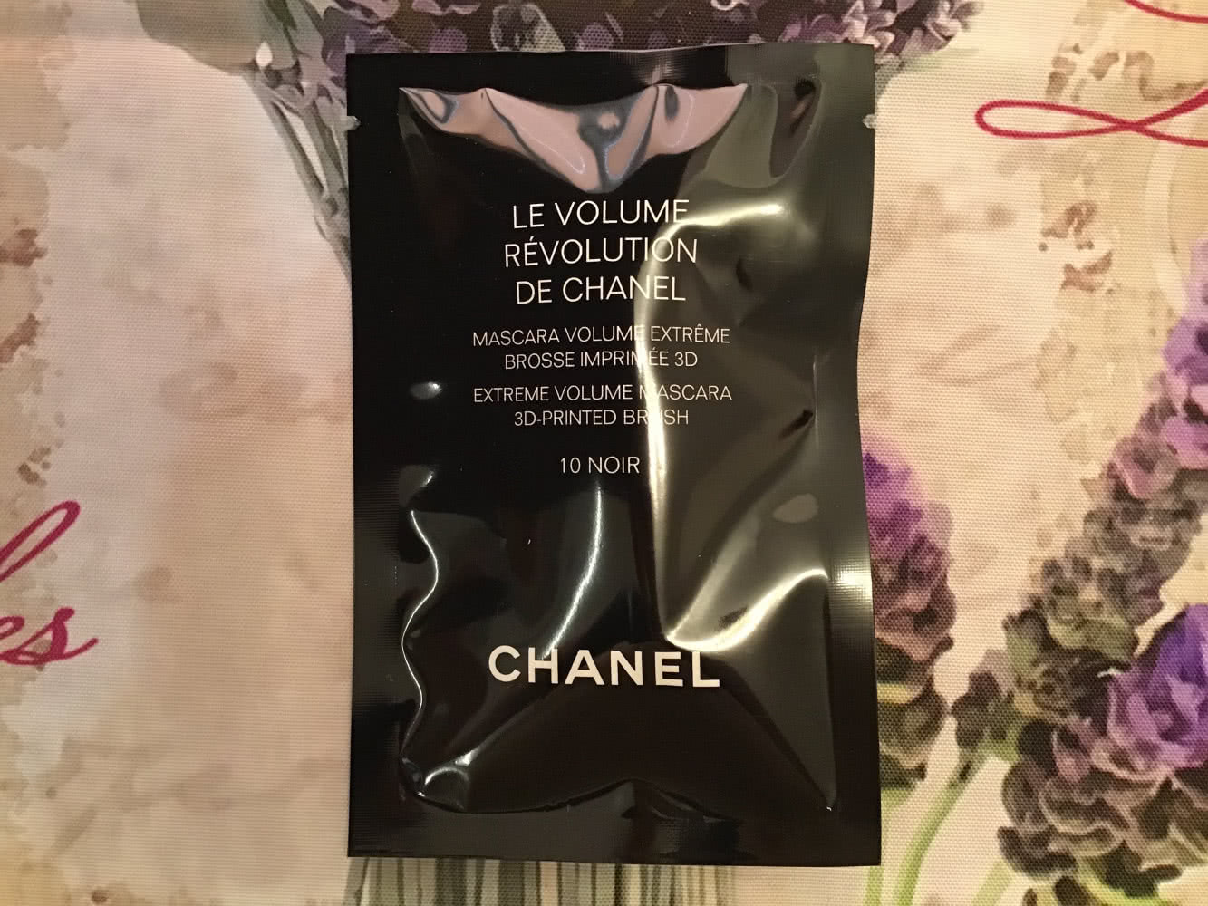 Миниатюра туши Chanel Le volume revolution с 3D щеточкой
