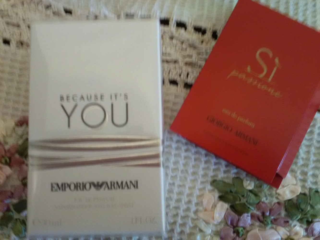 BECAUSE IT’S YOU Парфюмерная вода Giorgio Armani.