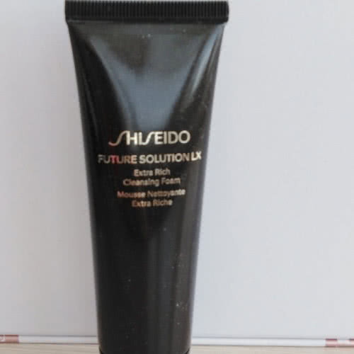 Обогащенная очищающая пенка Shiseido Future Solution Lx Extra Rich Cleansing Foam E 50 мл.