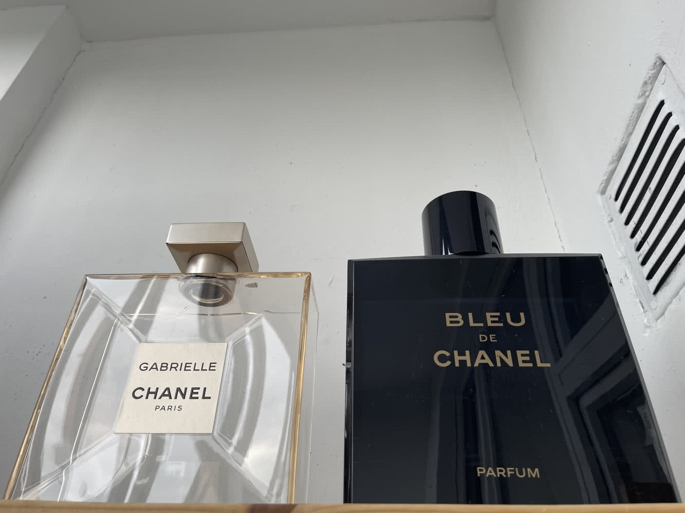 Два фактиза Chanel