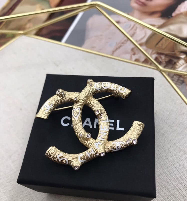 Шикарная брошь Chanel Vip Gift