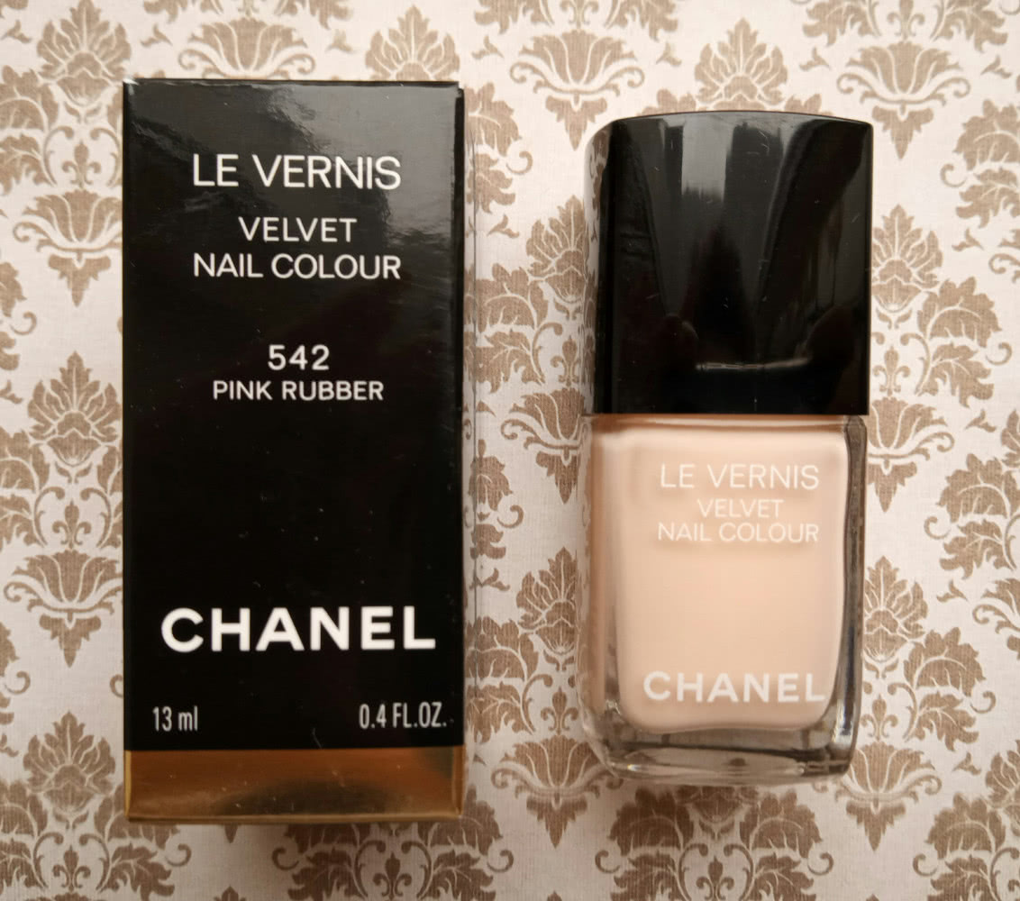 Chanel Le Vernis Velvet Nail Colour #542 Pink Rubber