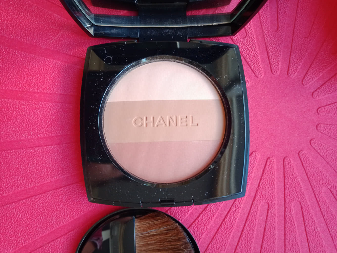 Chanel Les Beiges Healthy Glow Multi-Colour SPF 15/ PA ++ оттенок 02
