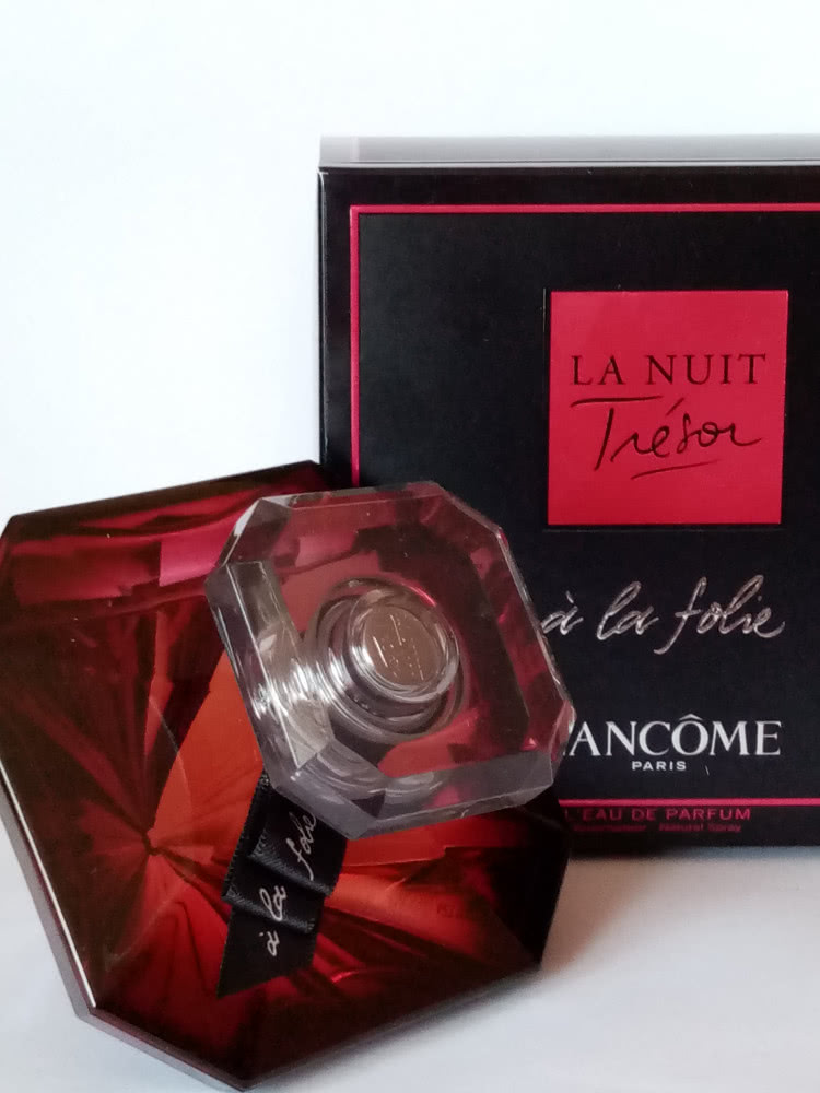 La Nuit Trésor  a la Folie by Lancôme  l`eau de parfum 75 ml