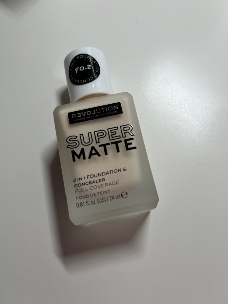 Тональный крем Makeup Revolution Relove Super Matte