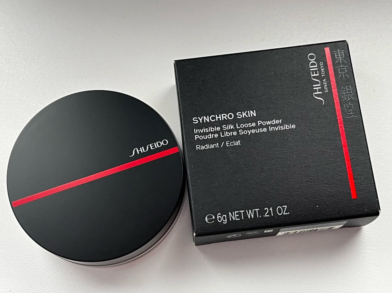Рассыпчатая подсвечивающая пудра Shiseido Synchro Skin