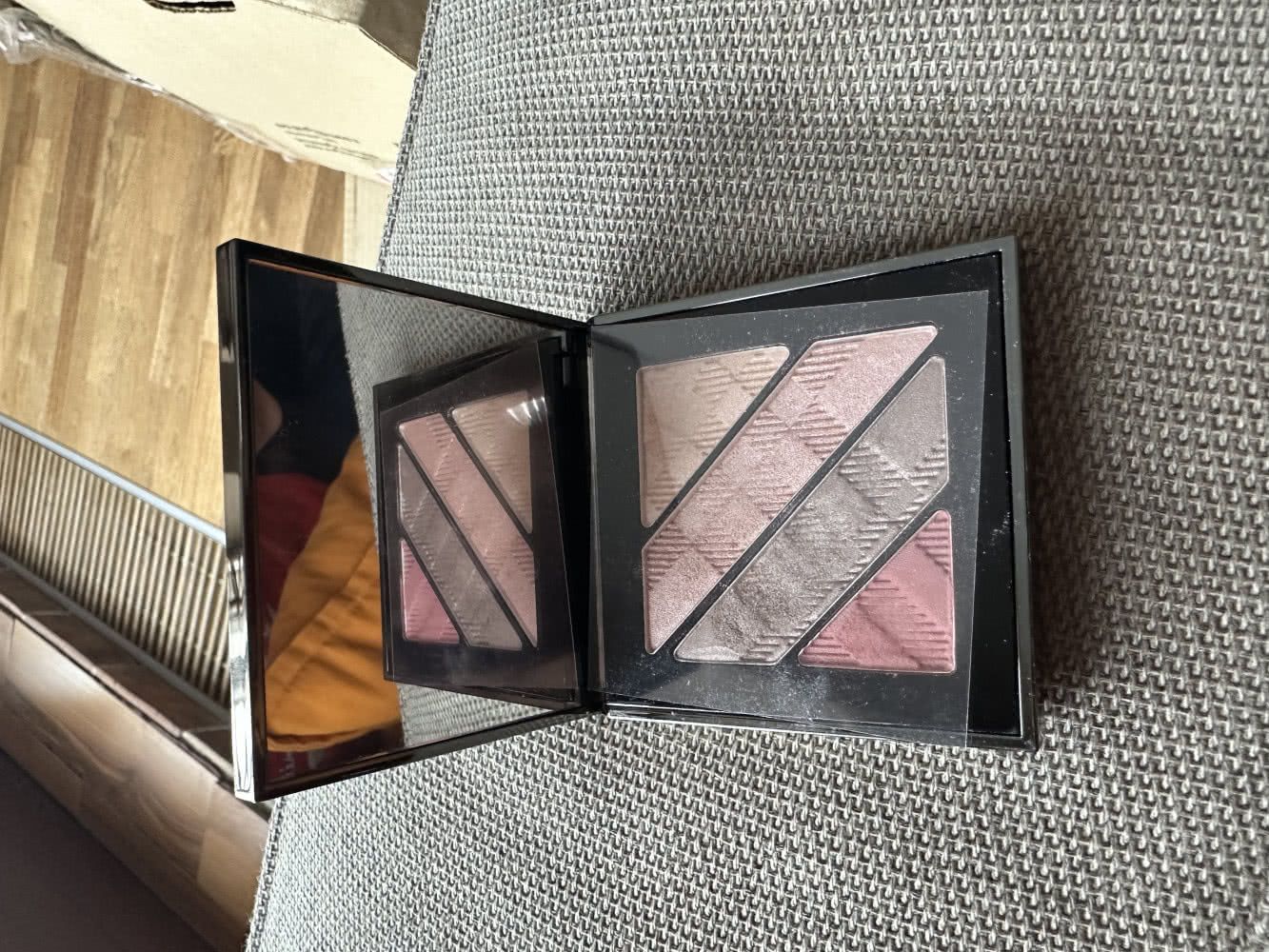 Burberry rose pink discount eyeshadow