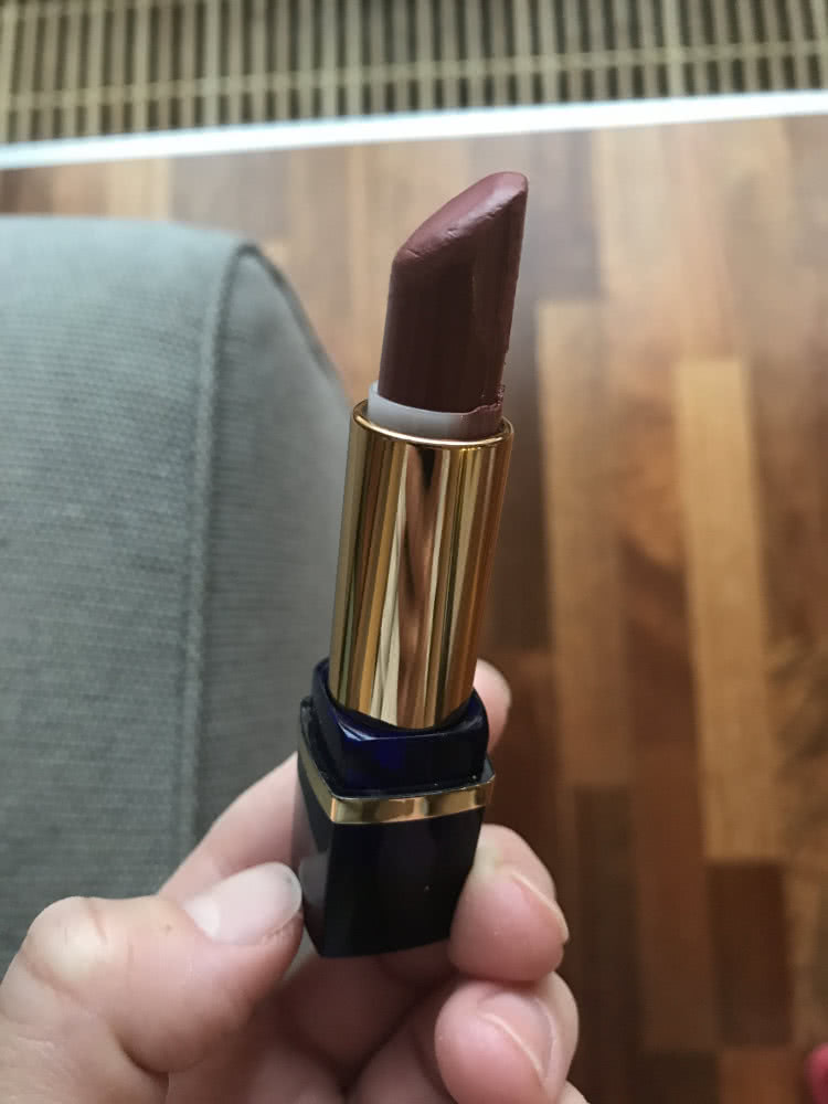 Помада Estée Lauder Pure Color Long lasting lipstick
