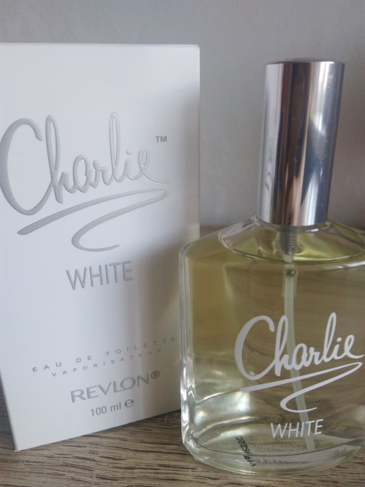Charli white от Revlon