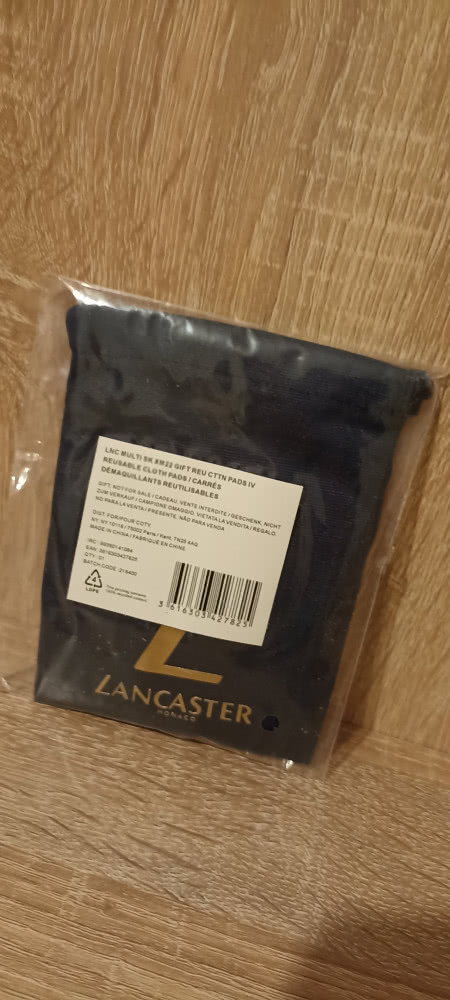 Lancaster cleansing pads