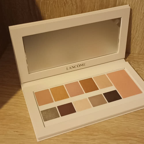 EYE AND FACE PALETTE HOLIDAY LIMITED EDITION 20G