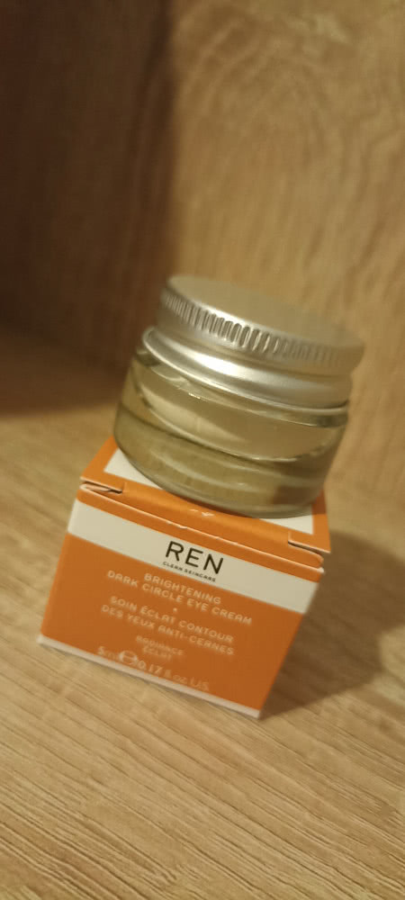 REN Radiance Brig htening Eye Cream