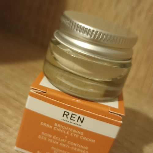 REN Radiance Brig htening Eye Cream
