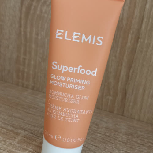 Elemis Superfood Glow Priming Moisturiser, Увлажняющий крем для лица с эффектом сияния Суперфуд