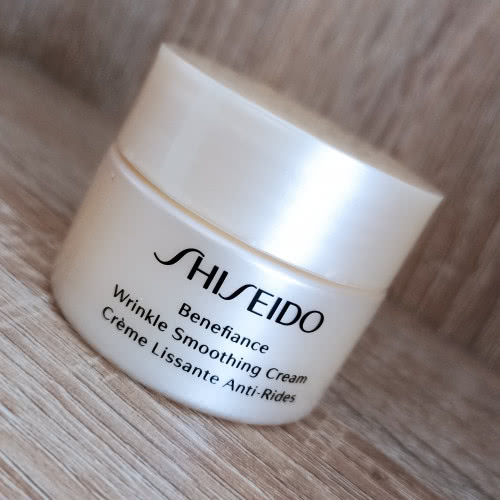 Shiseido Крем для лица, разглаживающий морщины Benefience Wrinkle Smooting Cream