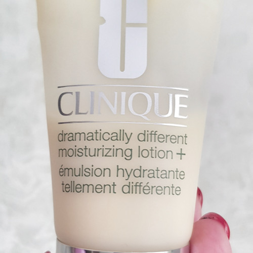 Clinique dramatically different moisturizing lotion 50мл, половина