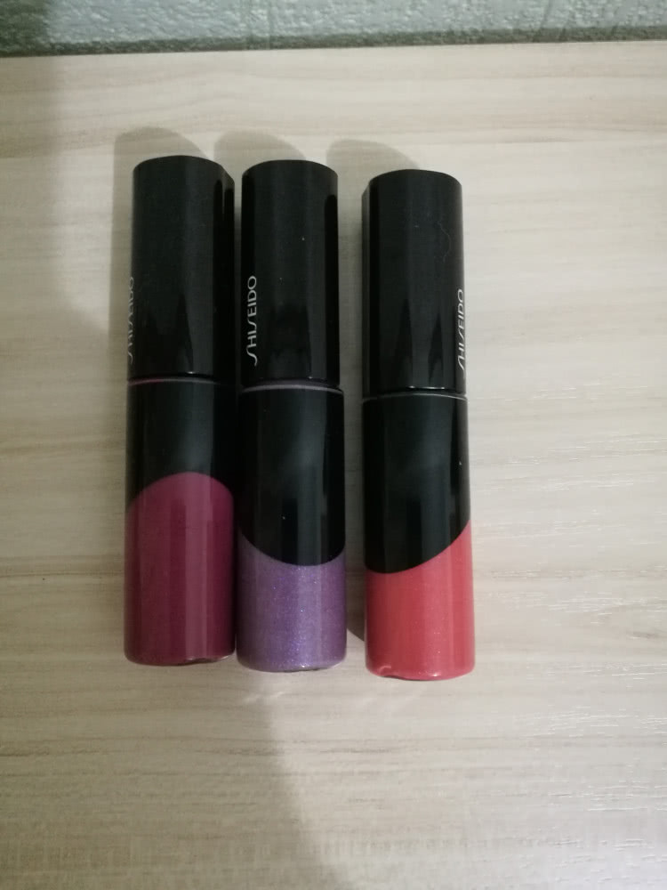 Блески для губ Shiseido